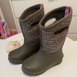 Girls Bogs boots, size 13